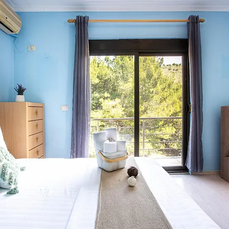 Penthouse, 3 Bedroom With Super Sea View Veranda Apartment *